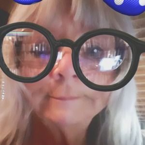 Meet your Posher, Claudia